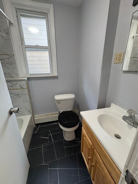 3R - 21 Vail St