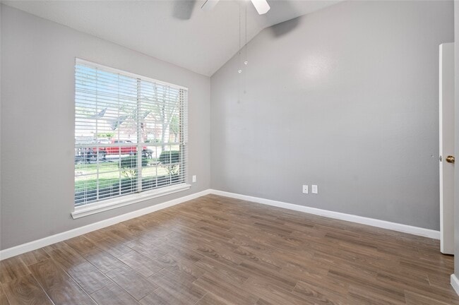 Building Photo - 5112 Carefree Dr