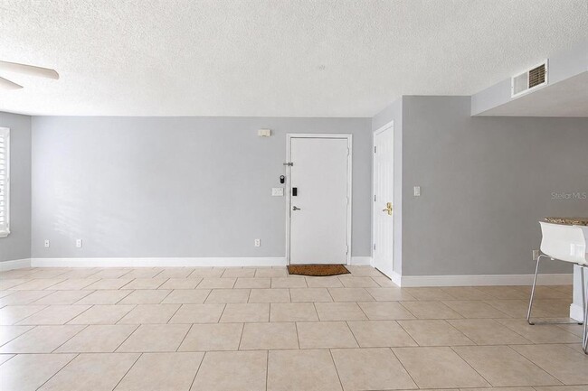 Building Photo - 2739 N Poinciana Blvd