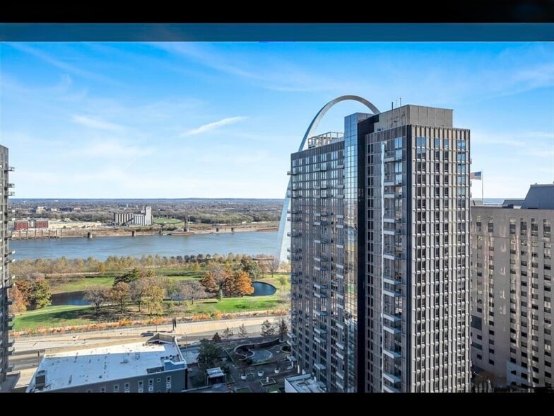 Building Photo - 314 N Broadway