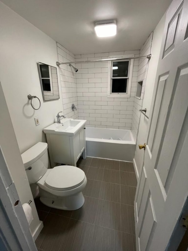 Building Photo - 661 Millbury St