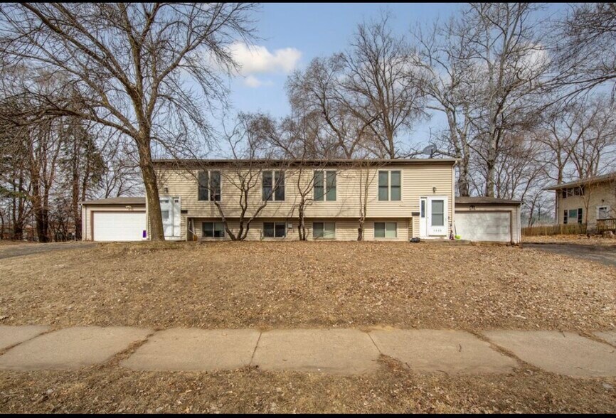 Building Photo - 3828 W 108th St