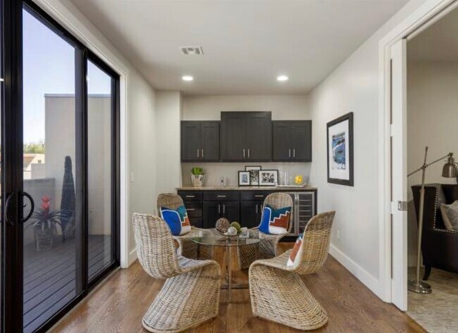 Building Photo - Experience fabulous Brookside living, just outside your front door!