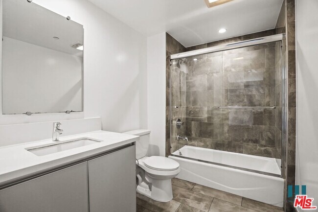 Building Photo - 11209 Richland Ave