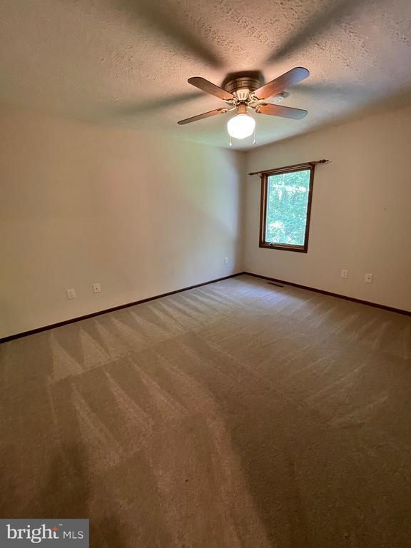 Building Photo - 22480 Sparrow Ct