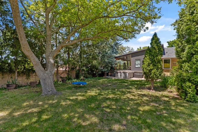 Building Photo - 1543 Binford St