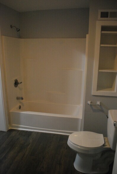 Building Photo - 3338 Powers St