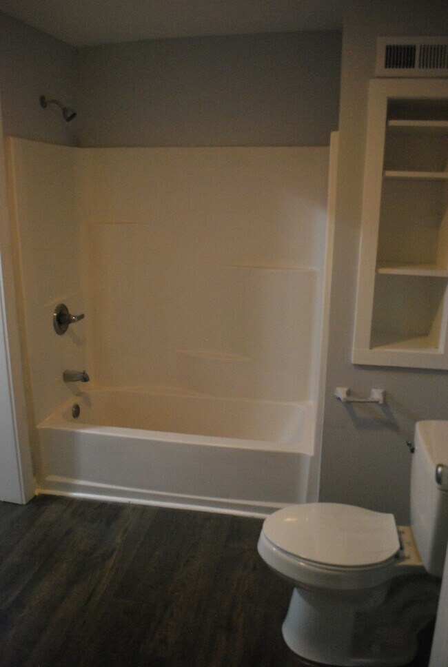 Building Photo - 3338 Powers St