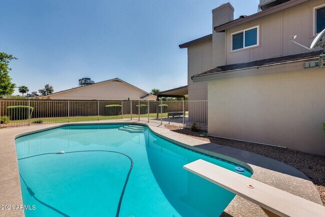 Building Photo - An ABSOLUTE DREAM HOME is waiting for you!...