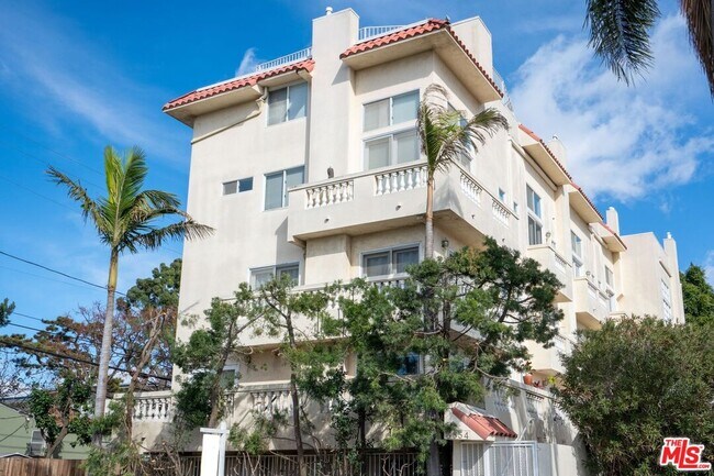 Building Photo - 3854 Beethoven St