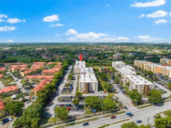 Building Photo - 6940 Miami Gardens Dr
