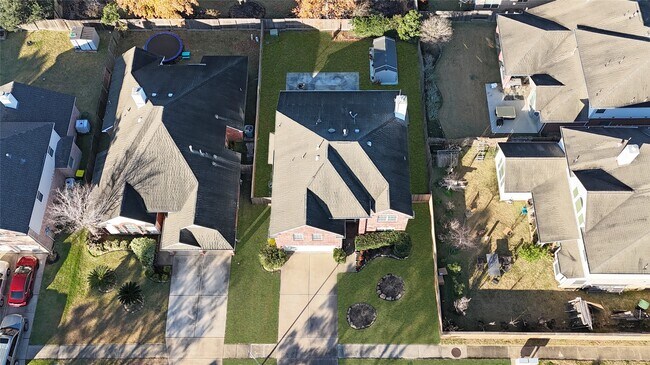 Building Photo - 2202 Drake Falls Dr