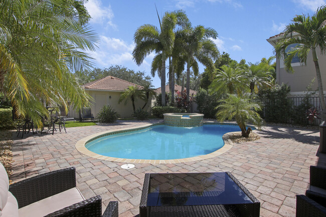 Building Photo - 8210 Calterra Dr
