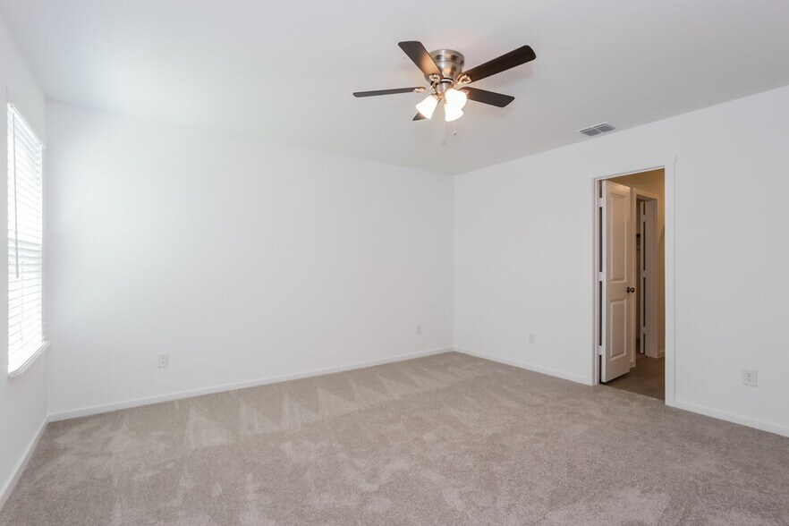 Building Photo - 1612 Limpkin Dr