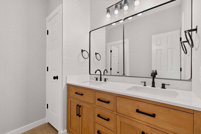 Building Photo - 7314 Gillon Dr