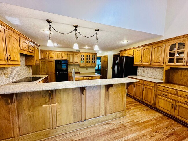 Building Photo - {13040} Spacious Cherry Creek Home + First...
