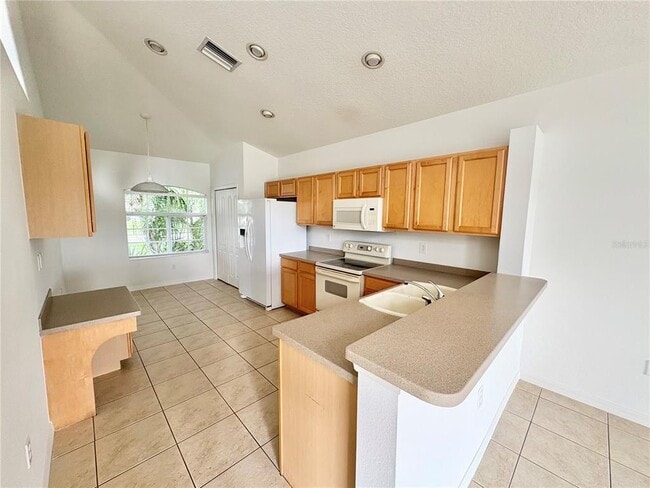 Building Photo - 227 Golden Harbour Trail