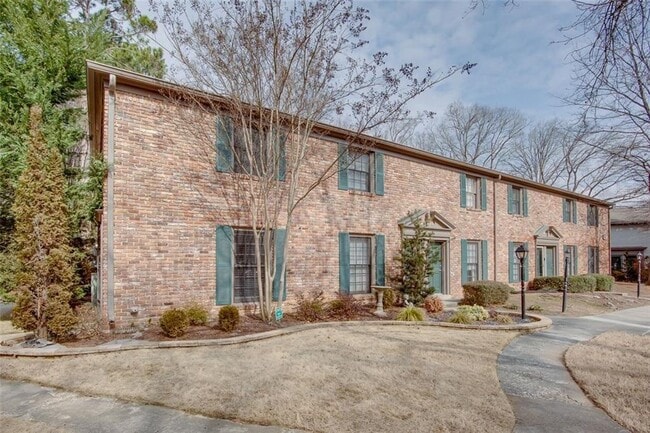 Building Photo - 3103 Colonial Way