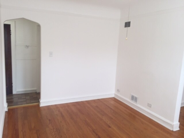 Building Photo - 6032 Irving Park Rd