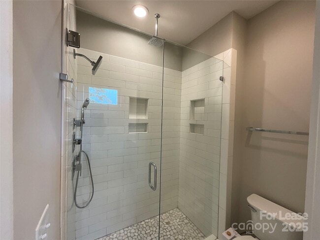 Building Photo - 1012 Westbrook Dr