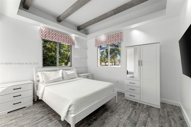 Building Photo - 101 SW 21st Rd