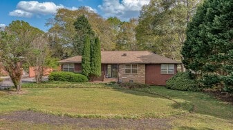 Building Photo - 1416 Hilltop Dr