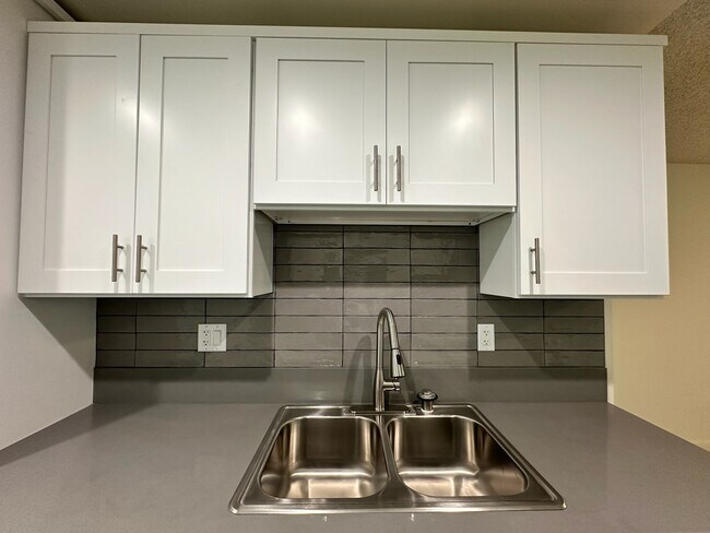 Kitchen - 1724 Arizona Ave