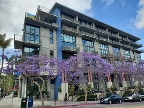Building Photo - Downtown Loft living in Little Italy