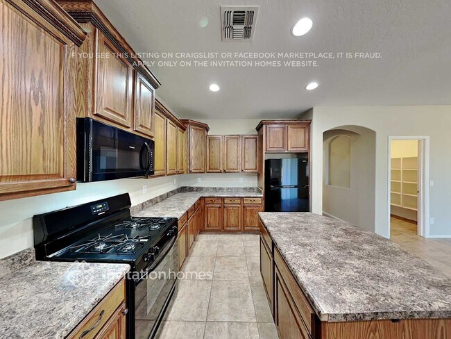 Building Photo - 9232 N 180th Ln