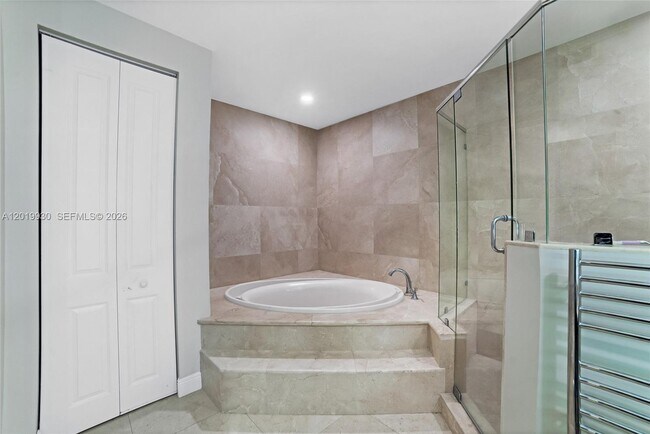 Building Photo - 6226 Paradise Point Dr