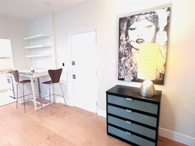 Building Photo - 1525 Meridian Ave