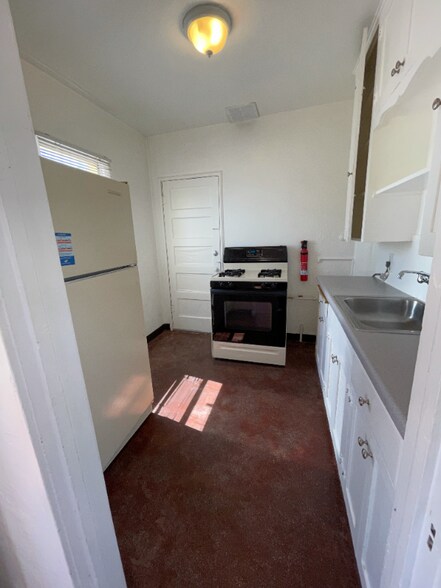 Building Photo - 1103 E Adams St