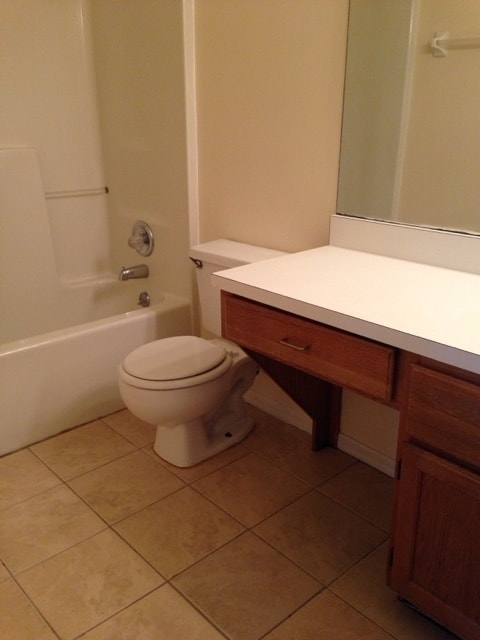 Building Photo - 3 Bedroom, 3 Bath Townhome in Rockwood Villas!