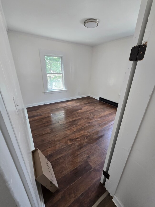 Building Photo - 135 Willow St