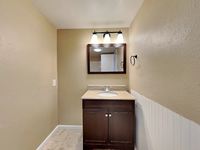 Primary Photo - 2141 E Broadmor Dr