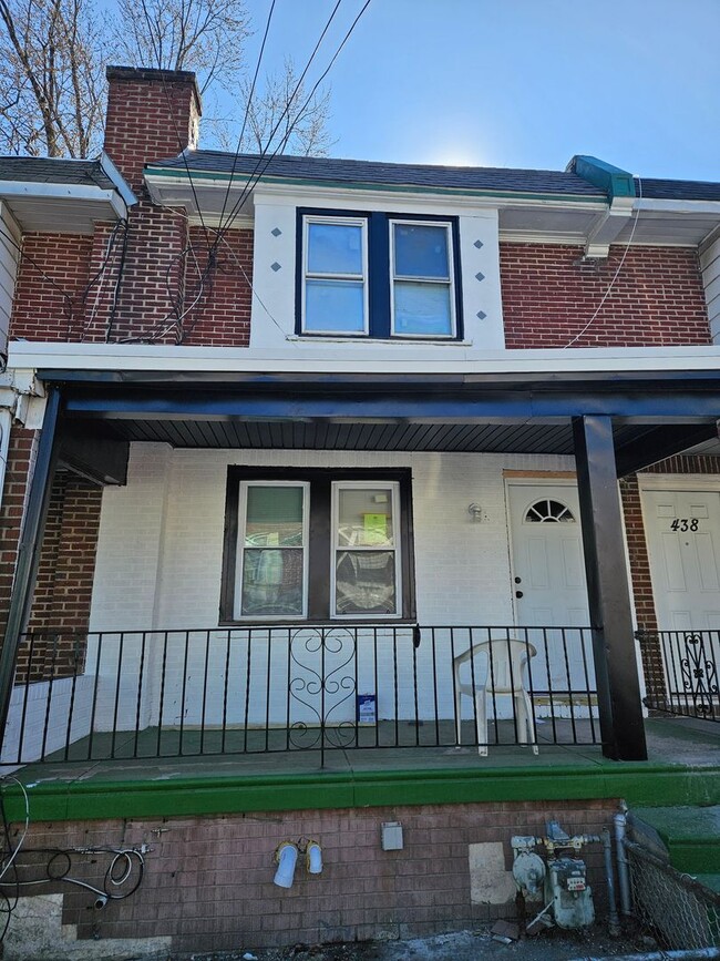 Primary Photo - Charming row home in the heart of Darby, v...