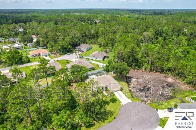 Building Photo - 13 Sleigh Bell Pl