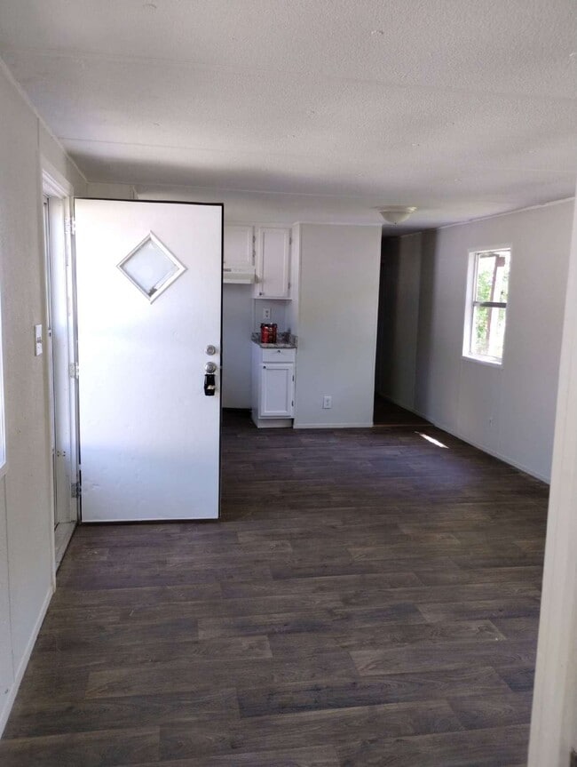 Building Photo - Charming and Comfy Home for Rent (and Sale)