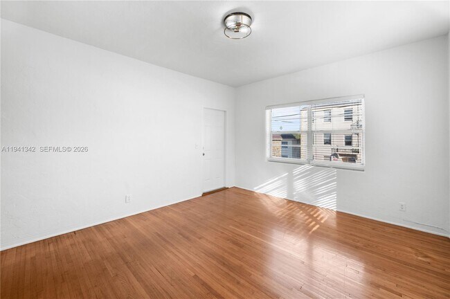 Building Photo - 520 SW 6th St