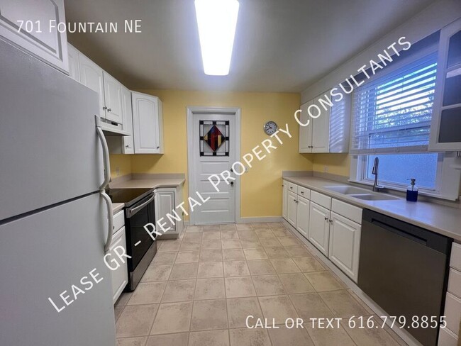 Building Photo - Three Bedroom Unit in Medical Mile / Herit...