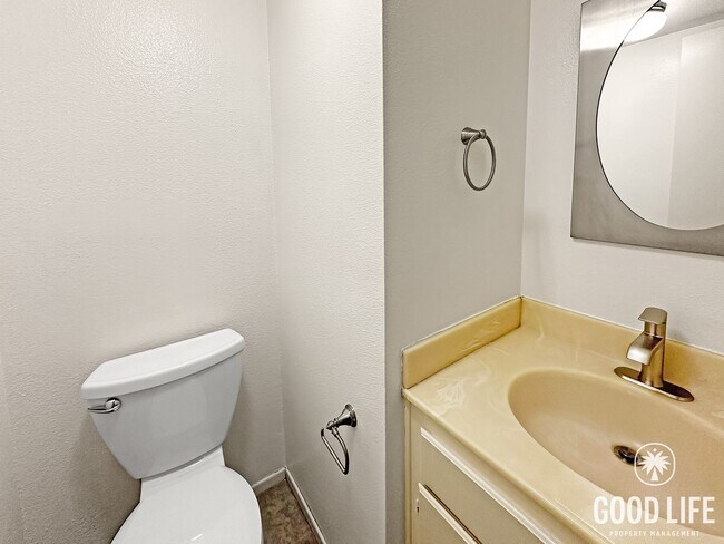 Building Photo - Mission Viejo Gem! Private Yard, Vaulted Ceilings & Resort-Style Pool + Spa