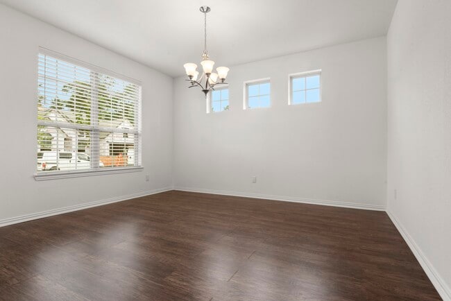 Building Photo - 236 Scarlet Maple Wy