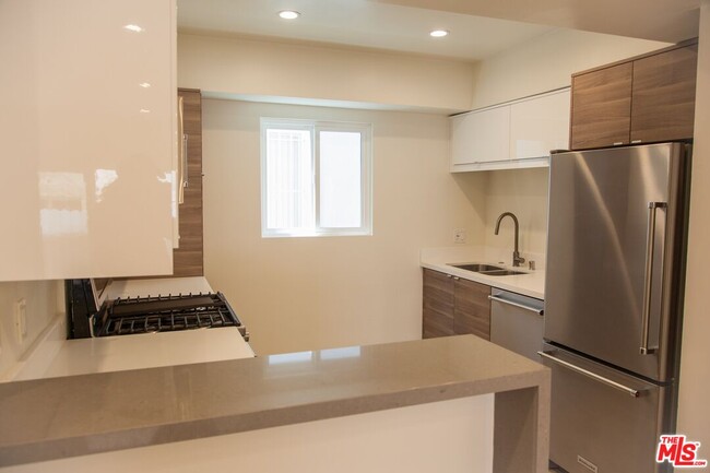 Building Photo - 508 Kings Rd