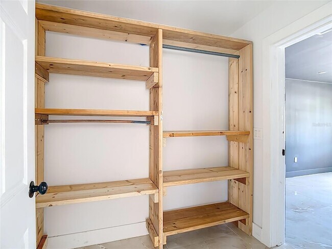 Building Photo - 201 Valencia Dr