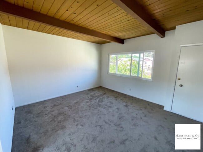 Building Photo - QUIET Charm. Upper1BR In Duplex. New featu...