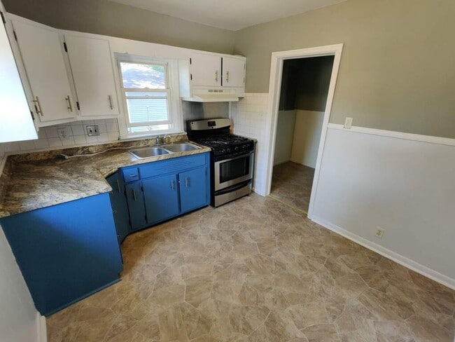 Building Photo - 1123 S Noble St