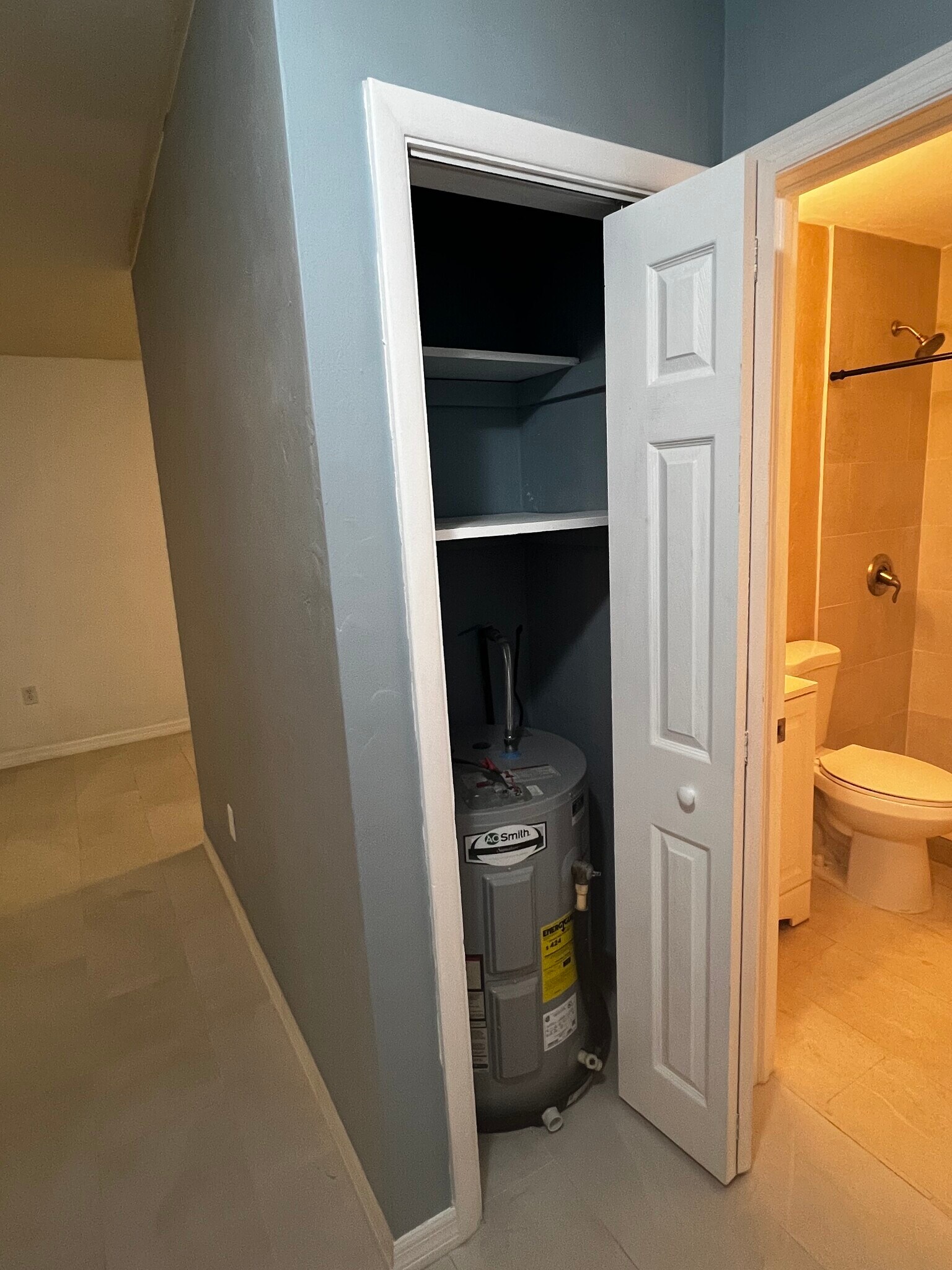 Building Photo - 4641 Myrtle Ln