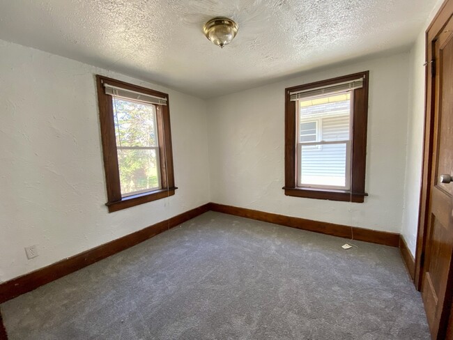 Building Photo - 987 Whittier Ave
