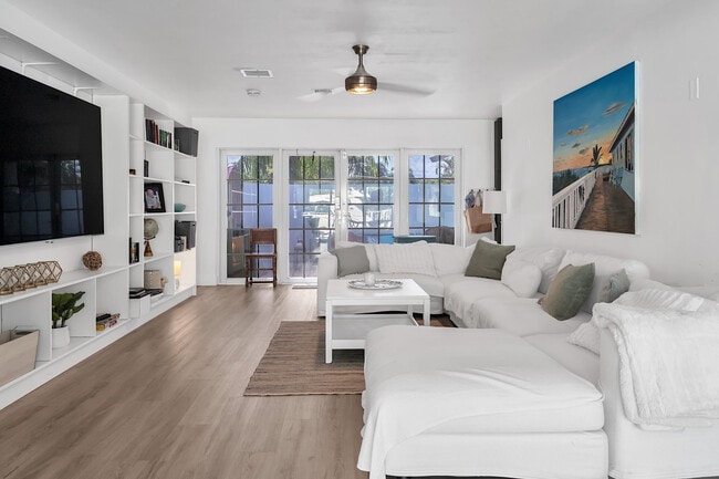 Building Photo - 2233 SE 15th St