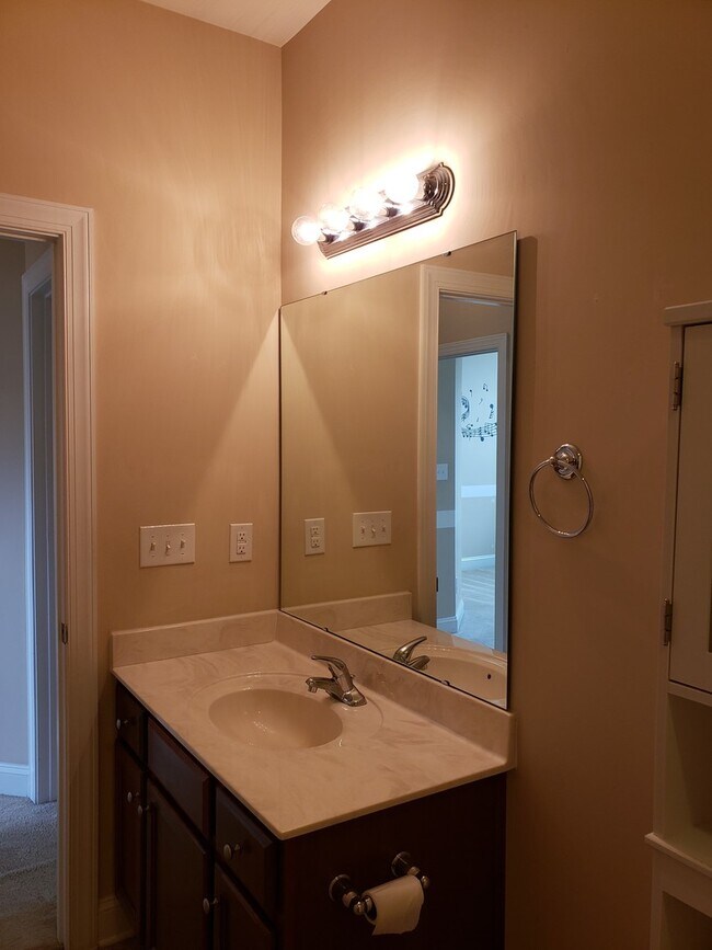 Building Photo - Dazzling 3 Bedroom Home with Bonus Room, Fenced Backyard! Located in Cooper Farms!